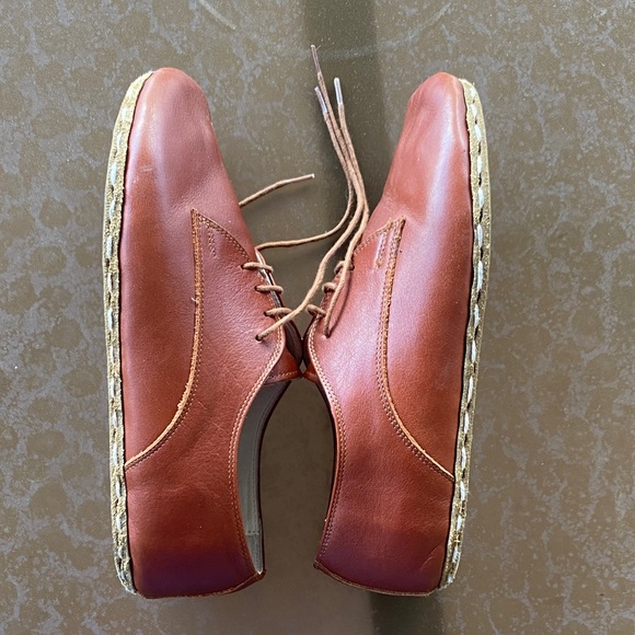 EH Handcrafted Women's Brown Leather Lace-Up Grounding Shoes - Picture 3 of 8